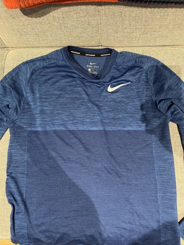 Nike Men’s Long Sleeve Running Shirt Be Men’s Size Medium