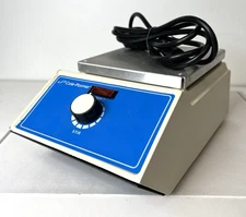 Cole-Parmer Laboratory Stirring Hotplate STI C-P 20 amp 100 Watts Works Well
