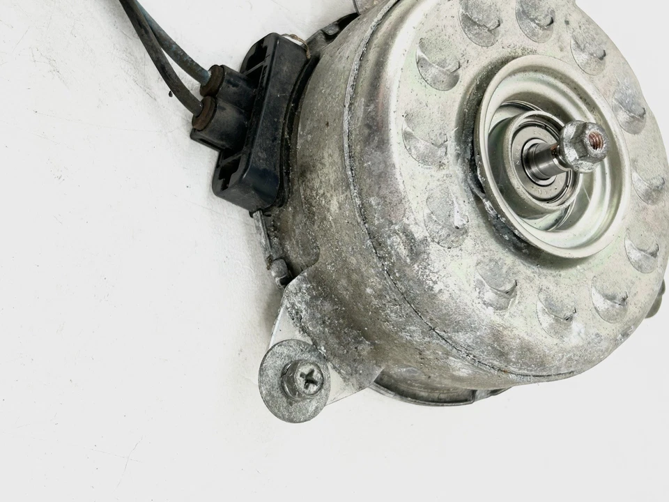 Ventilador de radiador de refrigeración Nissan Leaf 2011-2023 motor lado derecho del pasajero OEM Foto 3 de 4