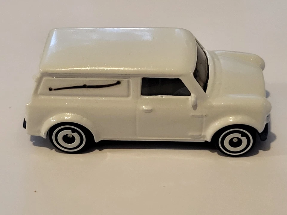 Hot Wheels obtén las imágenes que quieras en este 67 AUSTIN Personalizado COCHE hecho a pedido Foto 2 de 4