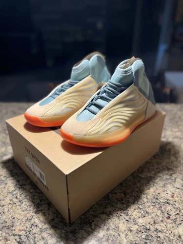 Taglia 11 Adidas Yeezy Quantum Hi Res Coral