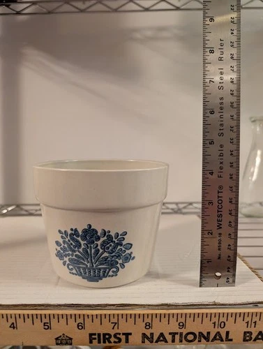 Pfaltzgraff Yorktowne 1982 FTDA Flower Pot Planter Stoneware Blue Floral