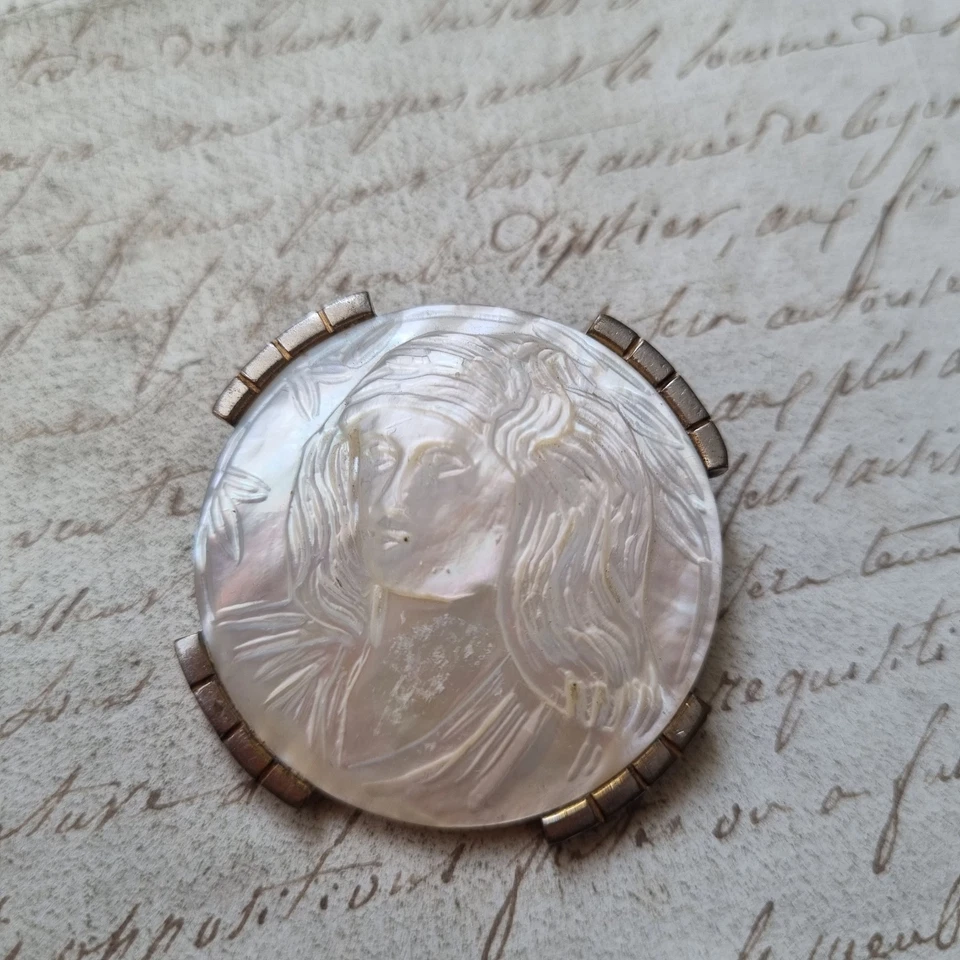 HUSILLO DE NÁCAR Perfil De Mujer Esculpido Vintage - Imagen 2 de 4