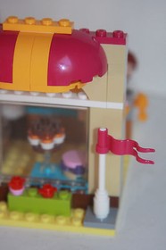 LEGO Friends Downtown Bakery (41006) 