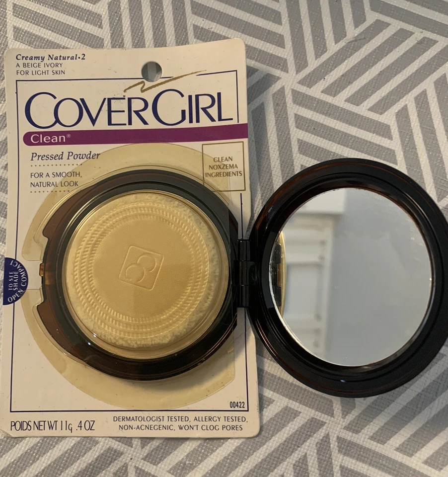 Cover Girl Pressed Powder Makeup Vintage / Farbe: Creamy Natural 2 Beige Ivory - Bild 2 von 3