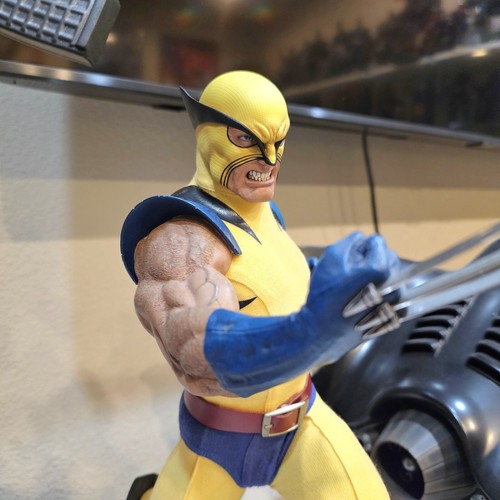Sideshow Premium Format PF Wolverine + Custom First Appearance Head Hulk 181 - Picture 4 of 11