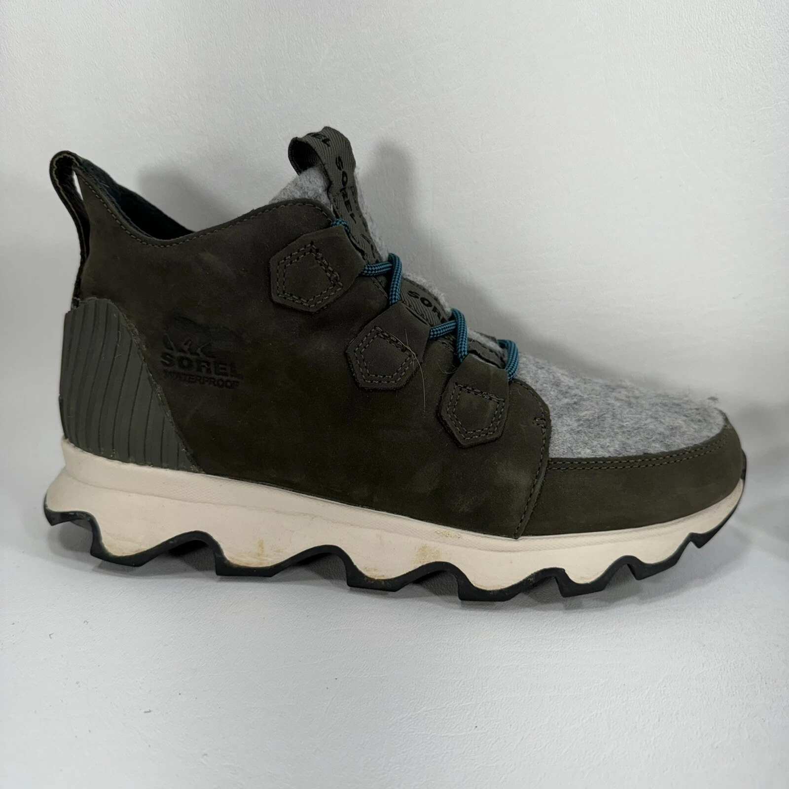 sorel kinetic caribou waterproof insulated boots