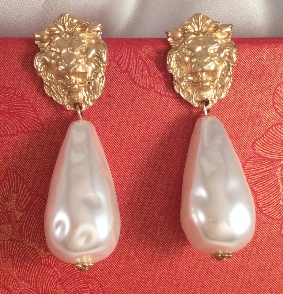 Vintage Jewellery Gold Lion Big Cat White Pearl Earrings Jewelry Ear Rings Foto 2 de 4