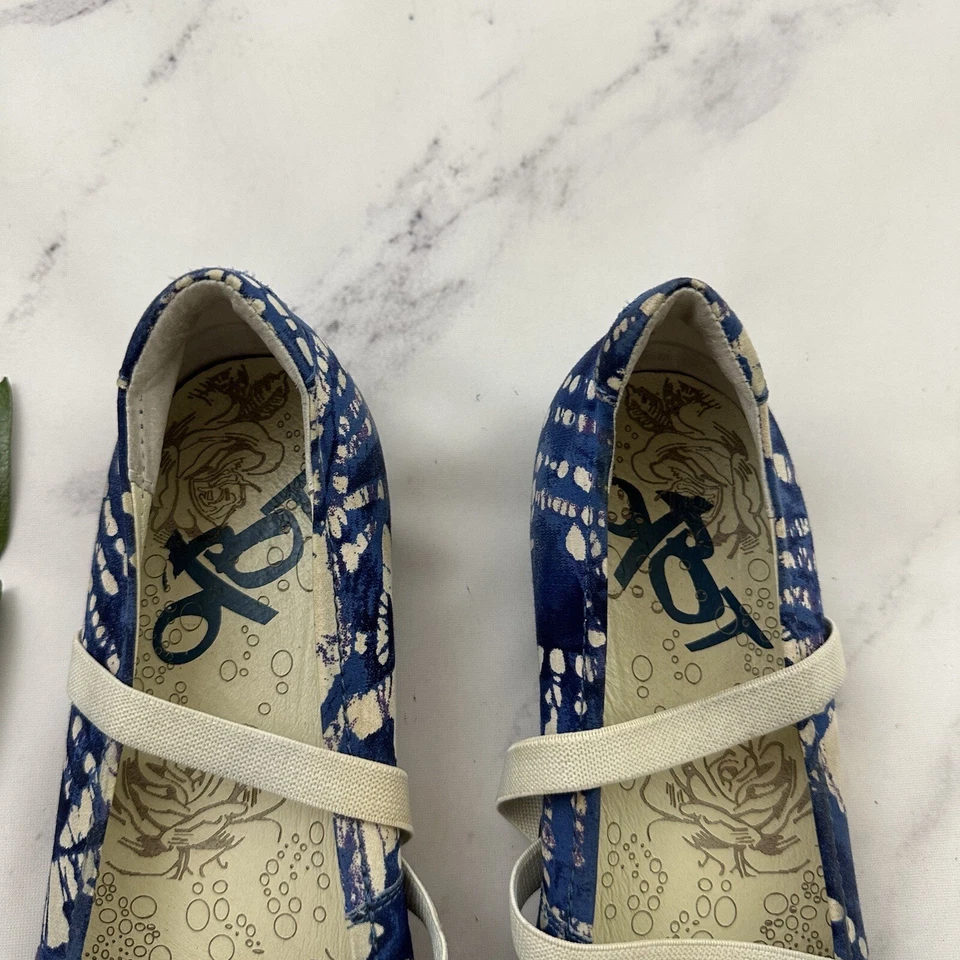 Zapatos planos de ballet con tiras Park City para mujer talla 10 azul blanco estampado Shabori OTBT Foto 4 de 4