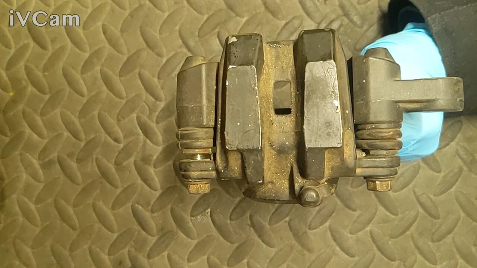 Pinza de freno trasera Kawasaki Kz1000p 1982 con soporte de montaje Foto 3 de 4