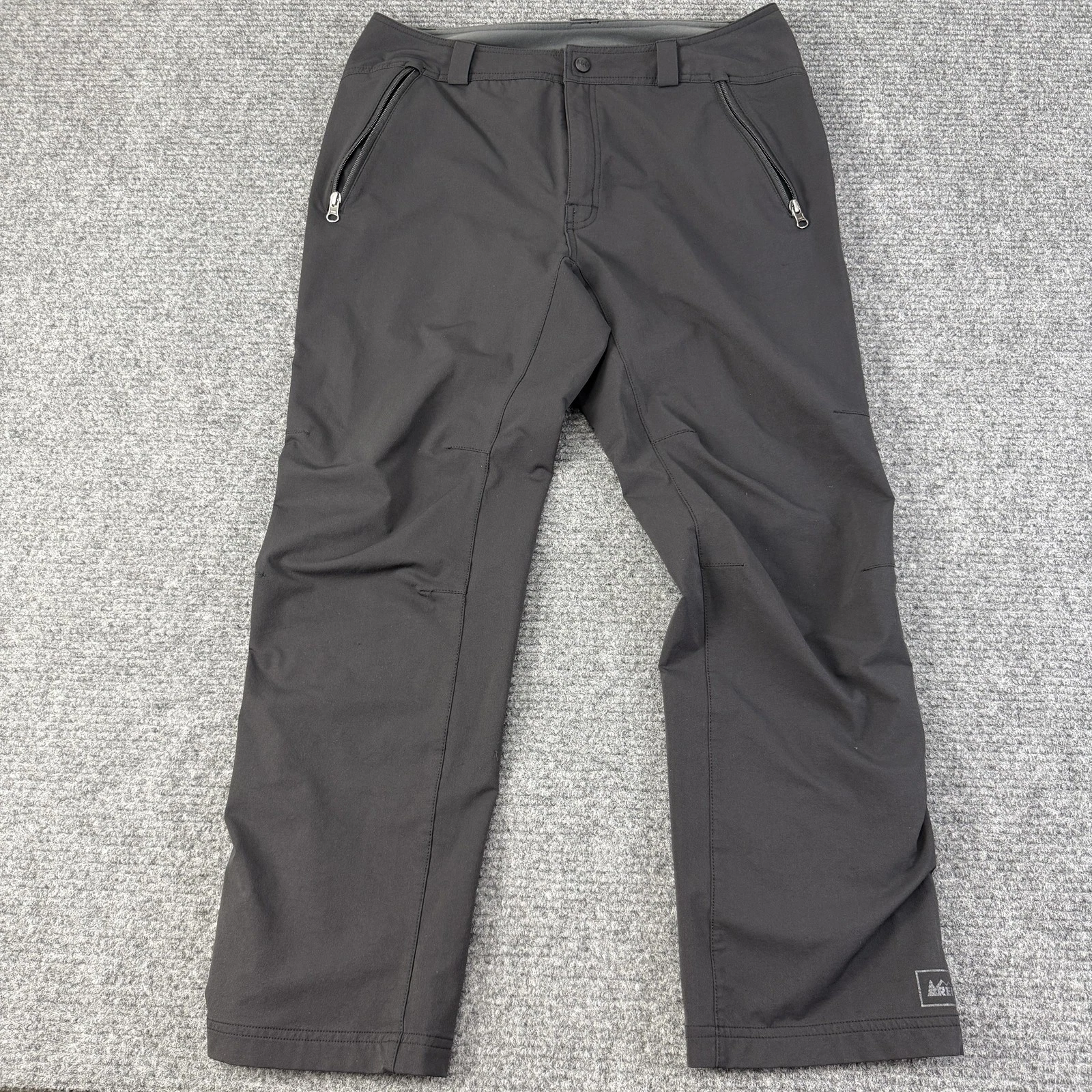 REI Pants Mens 34x30 Black Soft Shell Ski Straight Leg Stretch Outdoor Rain Snow
Opens in a new wind