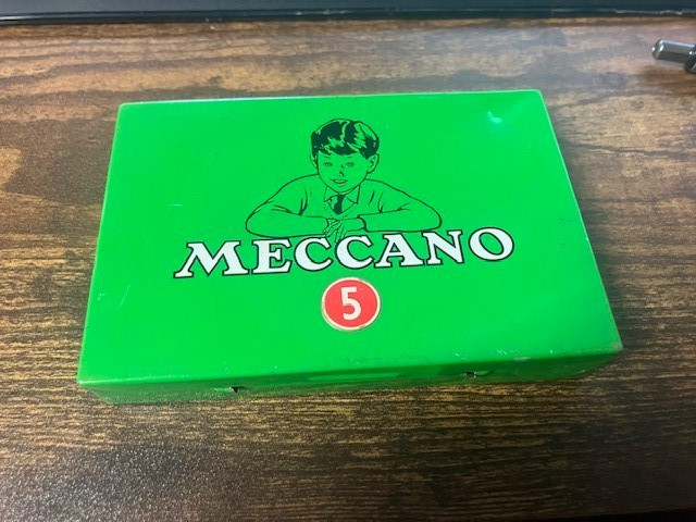 Meccano Erector Small Parts Tin - Green #5  Some parts inside