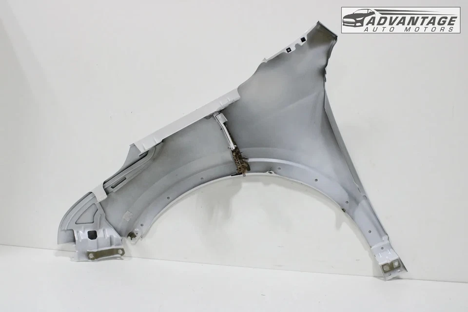 Cadillac XT4 2019-2023 guardabarros delantero derecho del lado del pasajero con logotipo de emblema OEM Foto 3 de 4