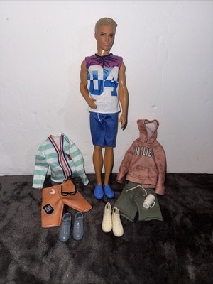 Ken doll 2012 With Extra Clothes And Accessories