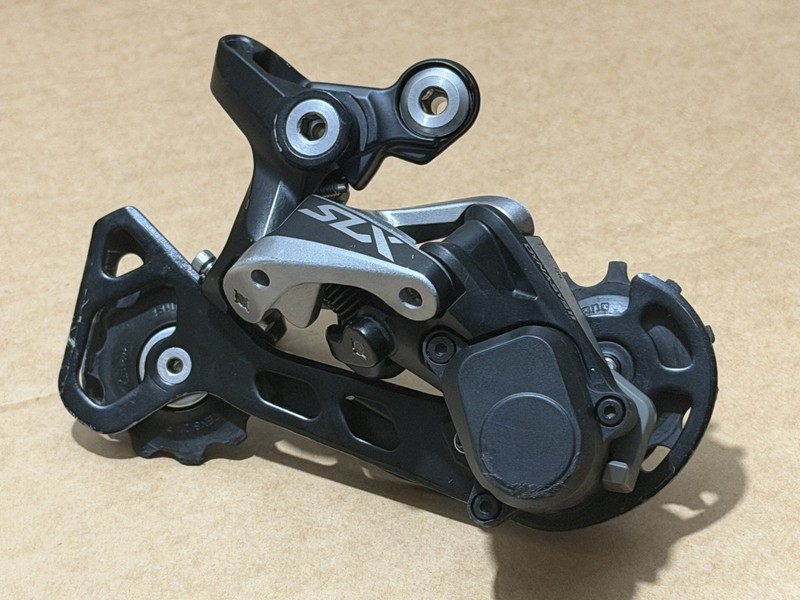 Shimano SLX RD-M7000 11-Speed Rear Derailleur Shadow GS