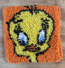 Tweety Bird Latch Hook Rug Wall Hanging VTG Looney Tunes Cartoon, 12.5" Handmade