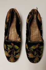 VICTORIAN WOMAN'S SHOES SLIPPERS 1866 FLORAL TEXTILE AMERICAN COTTER ARKANSAS