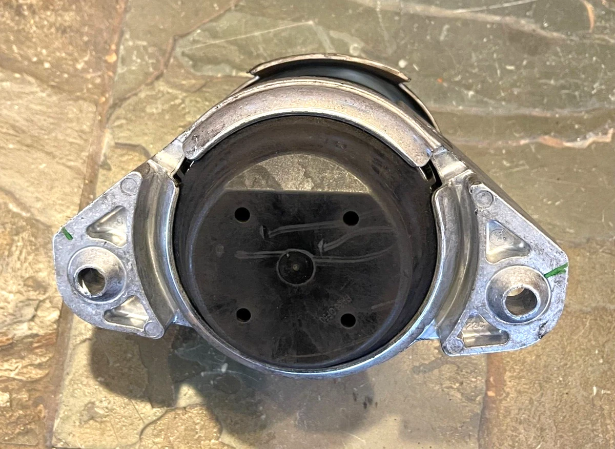 MERCEDES ENGINE RIGHT MOTOR MOUNT, PART# 2222407900, GENUINE OEM 