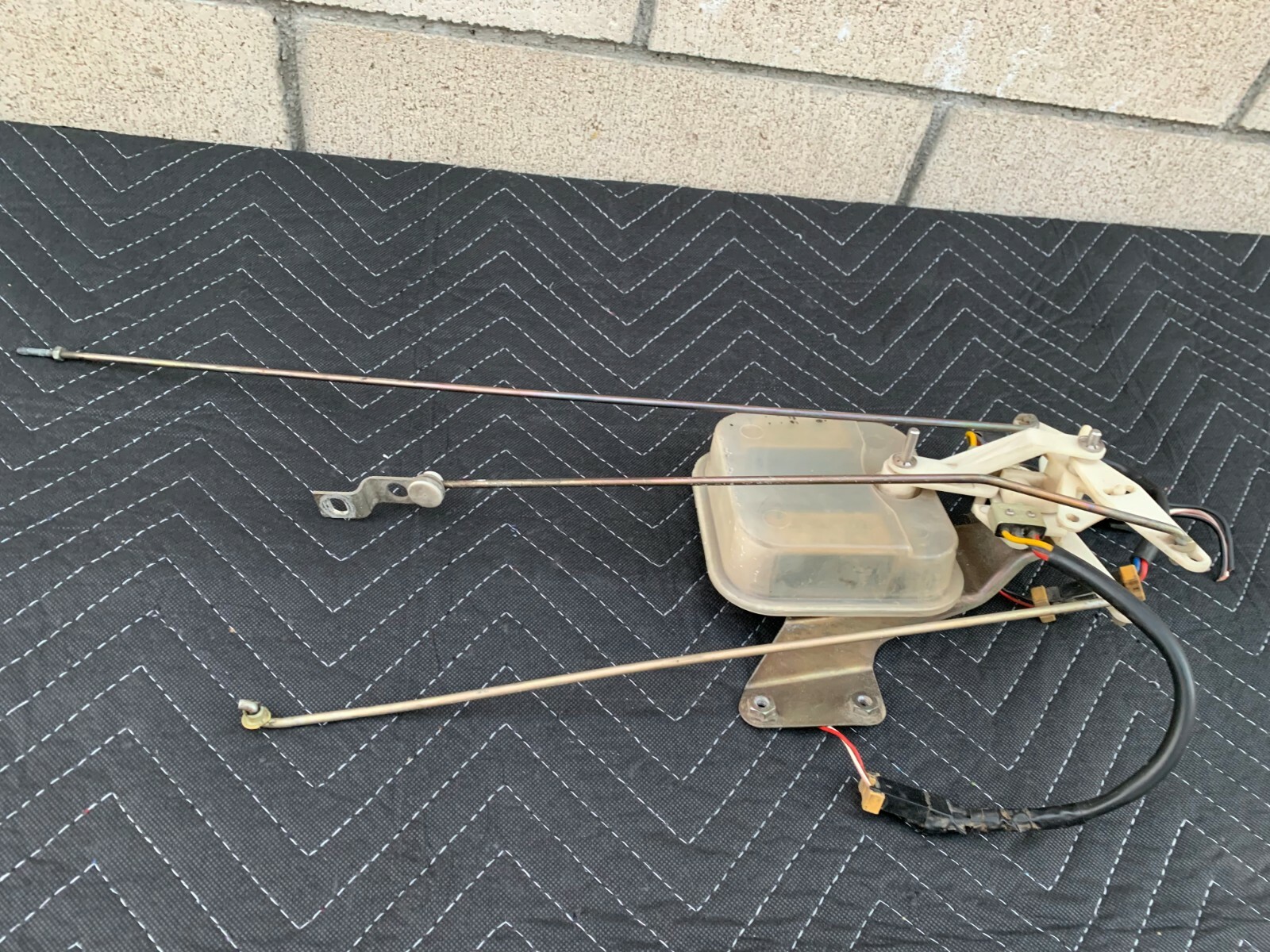 91 Bentley Eight Turbo R Front Right Side Power Door Lock Actuator Mechanism