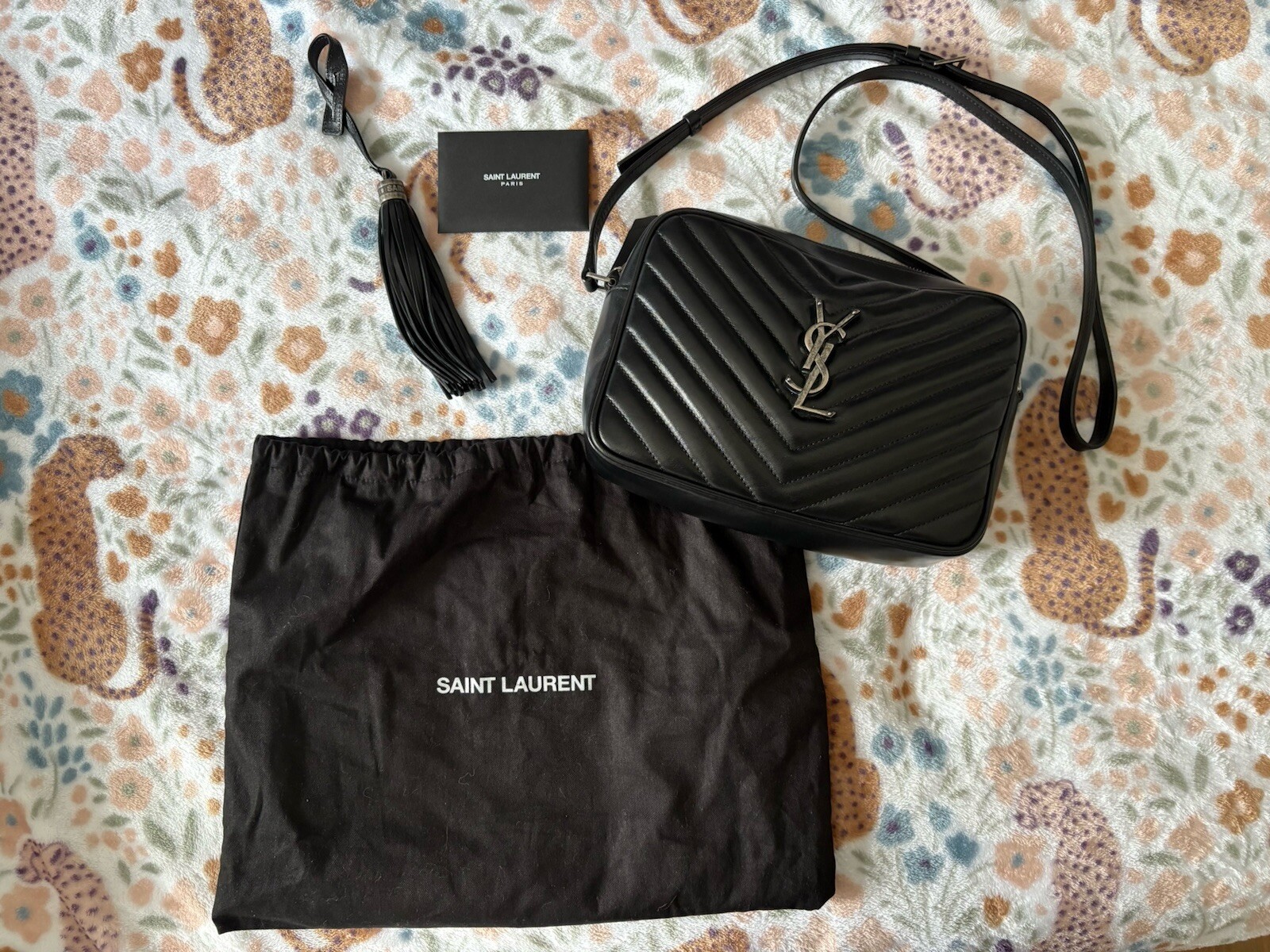 Borsa fotocamera Preloved YSL Saint Laurent Lou in pelle nera con ferramenta argento