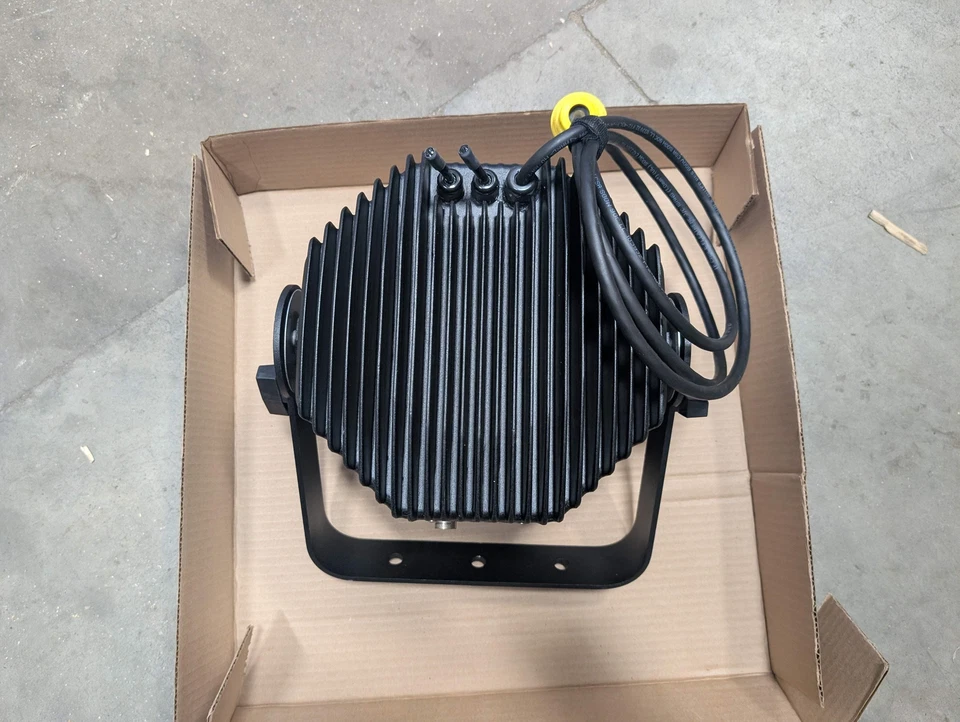 Altman SSPAR-3K-B Spectra LED PAR 100W 3000K White Rebels Black New - Image 3 of 4