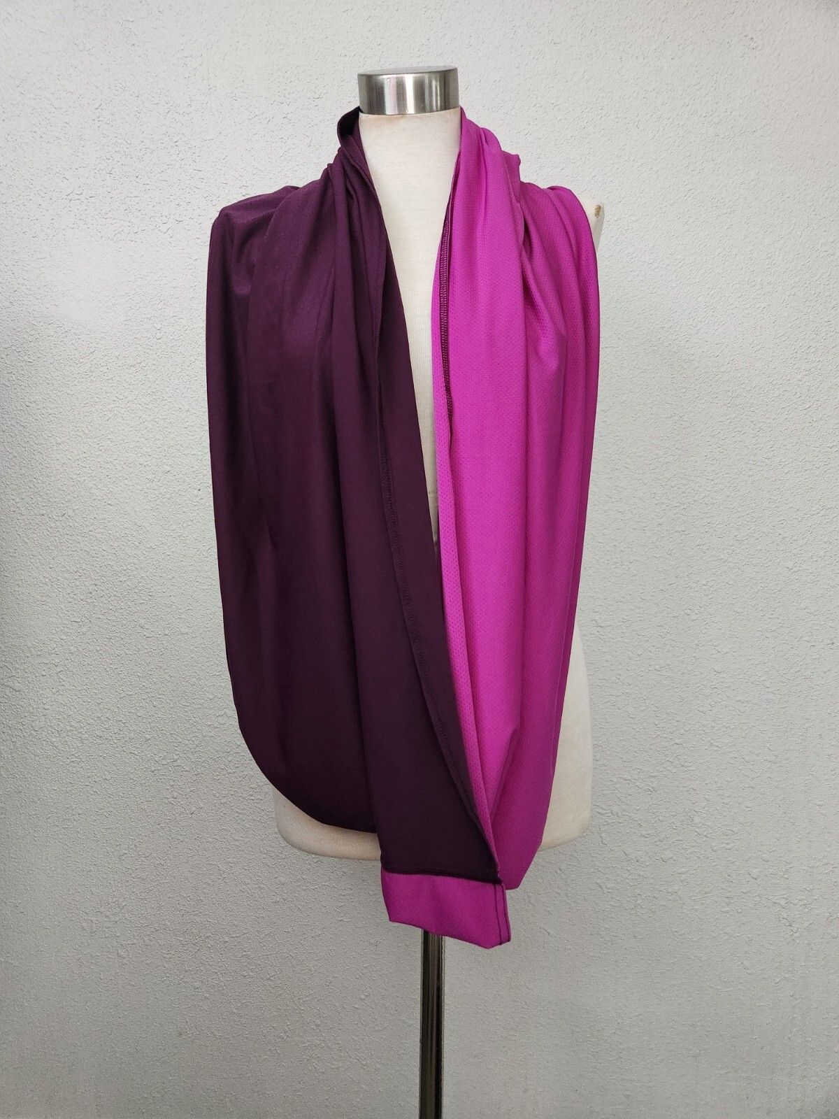 Fabletics Fuscia Plum Athletic Infinity Scarf One… - image 1