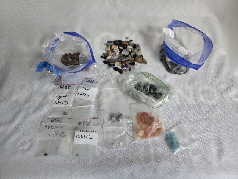 Mixed Lot Of Uncut Semi-Precious Gemstones 885 gm