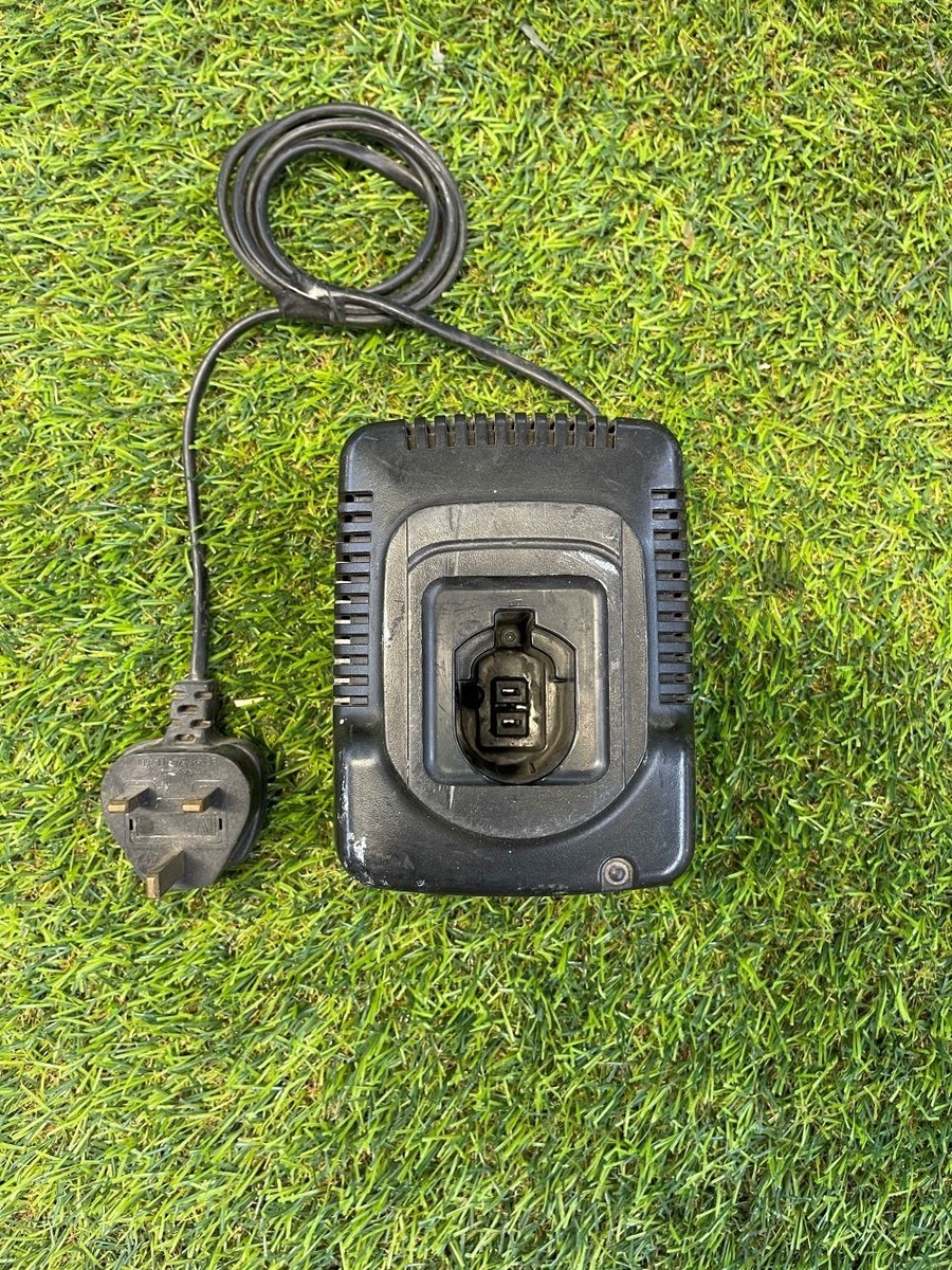 DeWalt DE9107 240v Battery Charger Ex Fleet UK