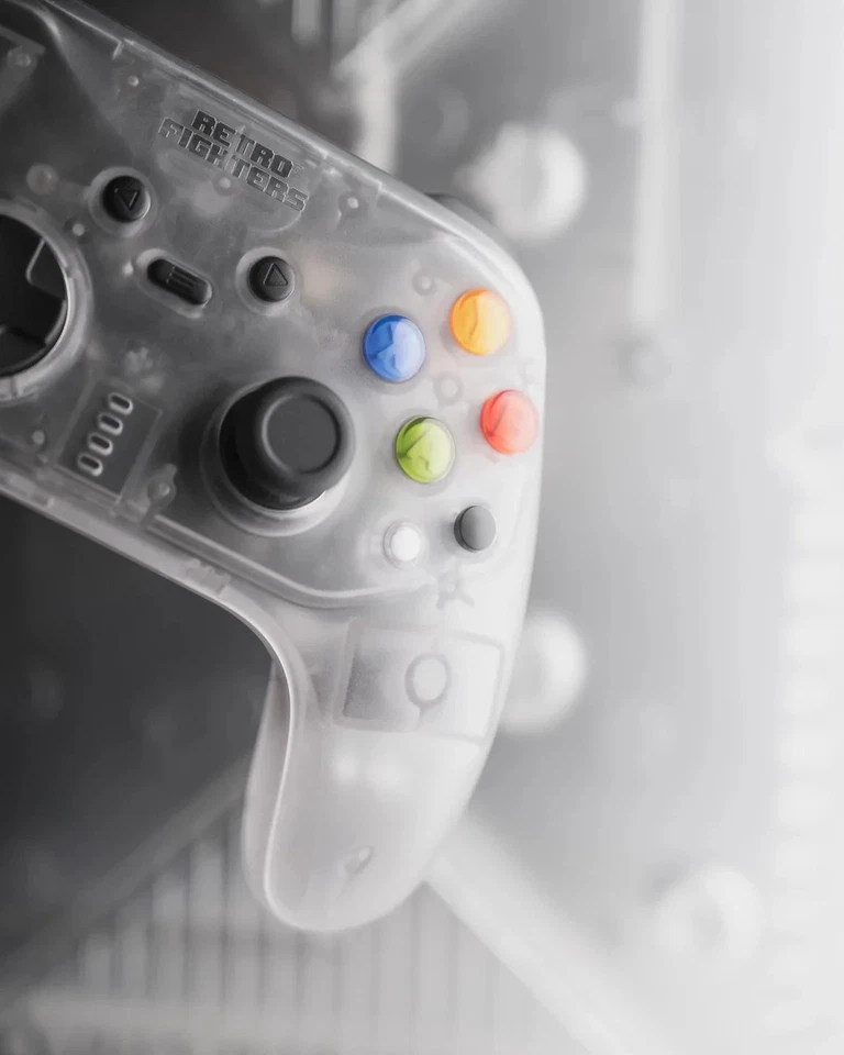 Retro Fighters Hunter Wireless Controller Crystal - Brand New -Xbox, Switch, PC - Image 4 of 4