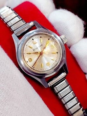 Bulova Vintage Women's Watch 21mm 1954 Ladies Swiss Made Wind-Up Rare WORKS