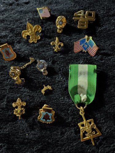 Vintage Boy scout + Flags 40/8 Pins Lot of 13 - Picture 1 of 2