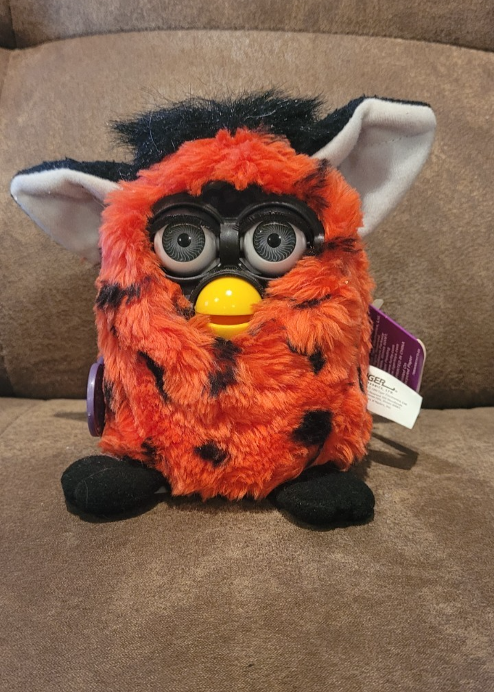 1999 Ladybug Furby Red / Black 70-800 Model Tiger Electronics Toy