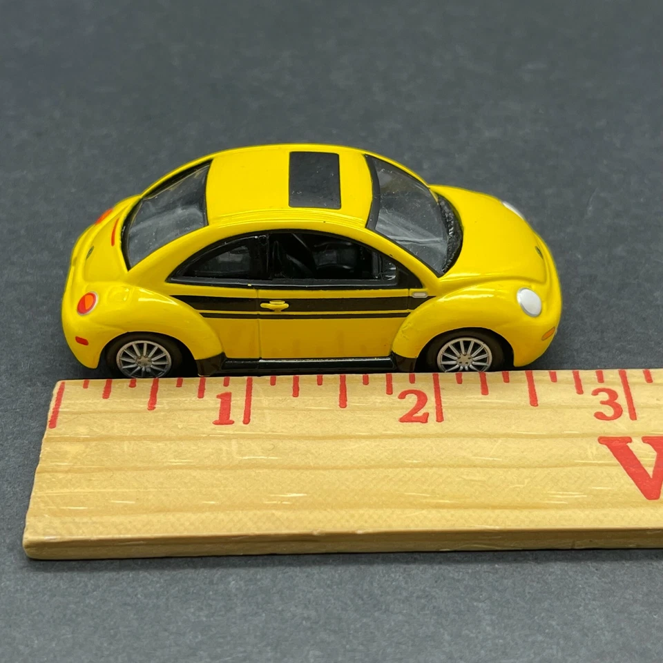 Johnny Lightning Herbie Disney 2004 VW Beetle Volkswagen Yellow Diecast 1/64 - Image 4 of 4