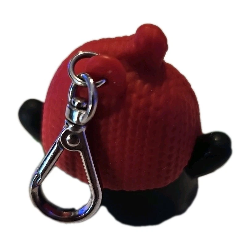 Bath & Body Works 圣诞假期 PomPom 帽子企鹅 PocketBac 托座钥匙扣 — 第 4/4 张图片