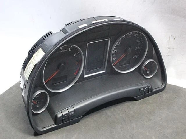 Grupos de instrumentos Audi A4 2005 Foto 2 de 4