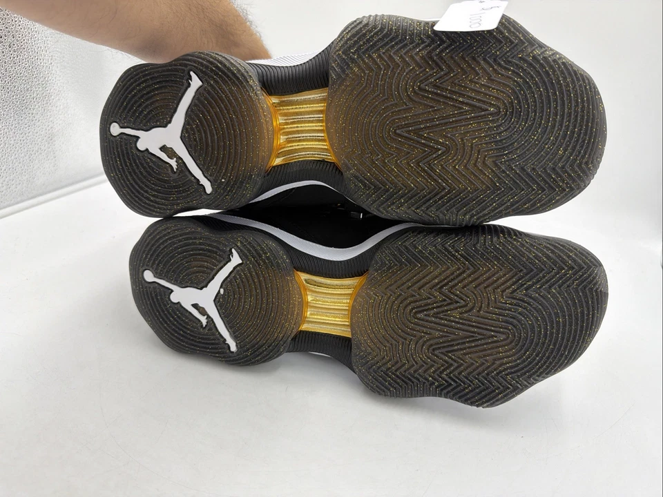 Talla 9 - Air Jordan AJNT 23 Negro Metálico Dorado FSR Muestra de Prueba Foto 4 de 4