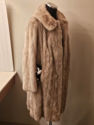 Vintage Mink Blonde Coat Size Medium Soft Slippery Open Front Fluffy Full Collar