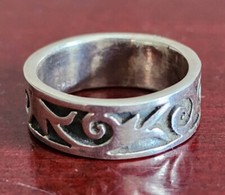 VINTAGE SOUTHWEST STERLING SILVER BAND RING. SIZE 6.5.