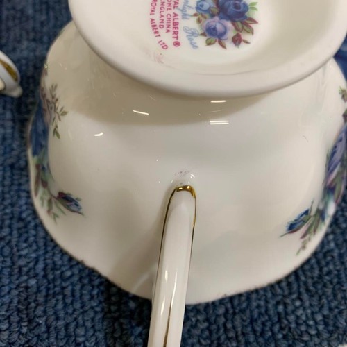 Royal Albert Rose Blue Teacups and saucers Set of 5 Bone china No box - Picture 14 of 20