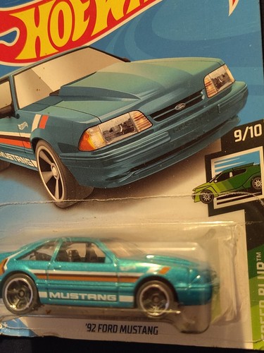 2017 Hot Wheels #152 Speed Blur '92 Ford Mustang Blue 9/10 - Afbeelding 2 van 6