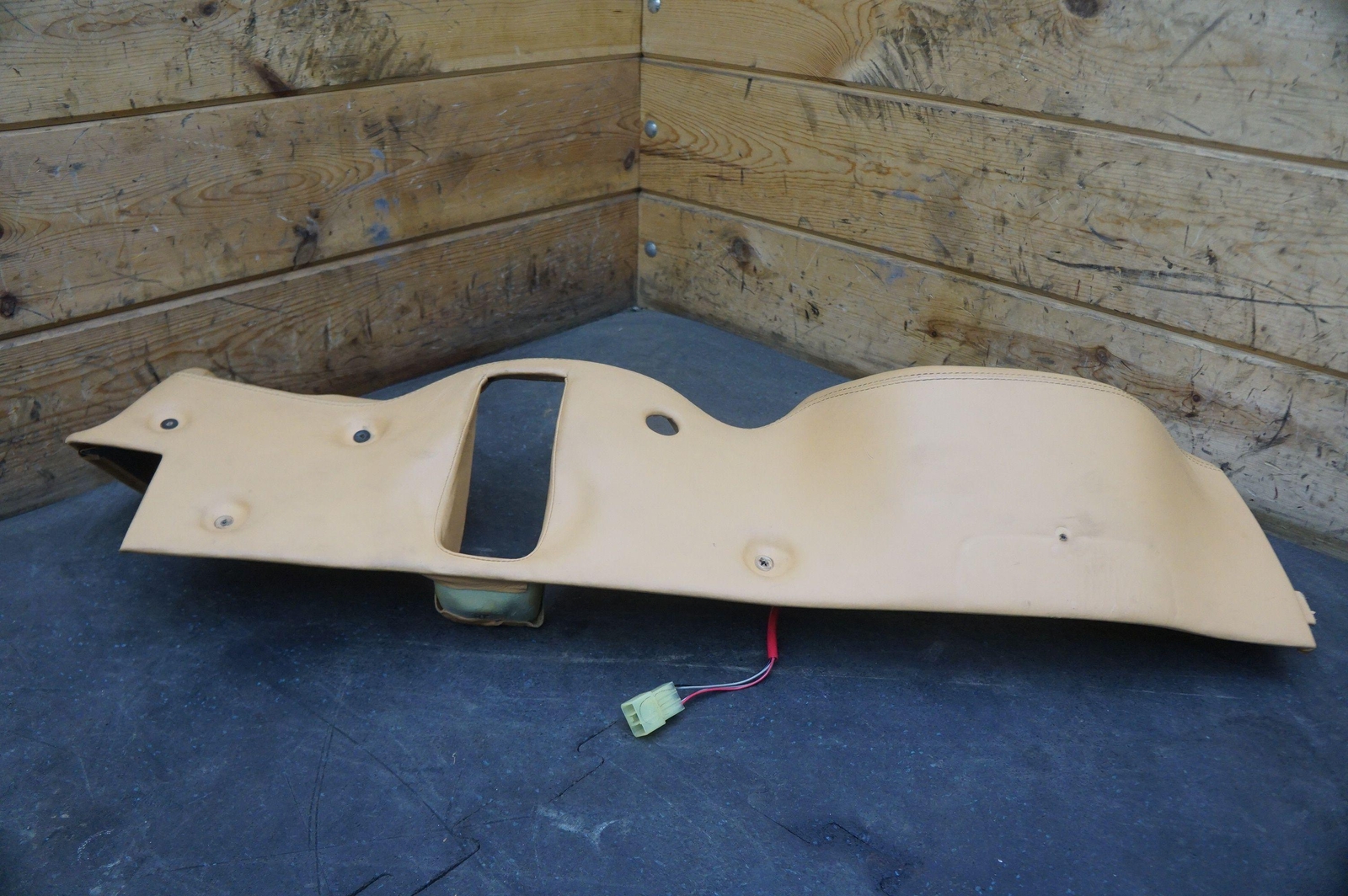 Lower Dashboard Beige Leather 635473 63547305 Ferrari 360 Modena 02 *Note