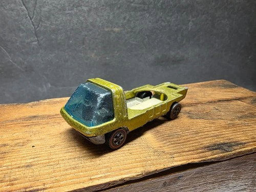 VINTAGE HOT WHEELS REDLINE THE HEAVYWEIGHTS TOY TRUCK