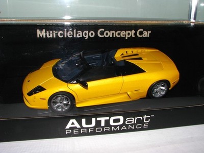 1/18 AUTOART LAMBORGHINI MURCIELAGO CONCEPT METALLIC YELLOW PEARL #74561