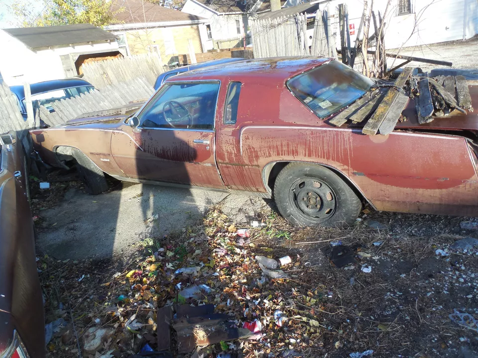 Oldsmobile Toronado 1976 puerta derecha usado OEM lado del pasajero Foto 2 de 2