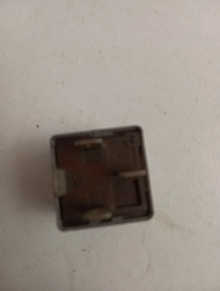 8D0951253A Relais Seat Skoda Audi Volkswagen golf 5 touran Passat Leon - Photo 3/4