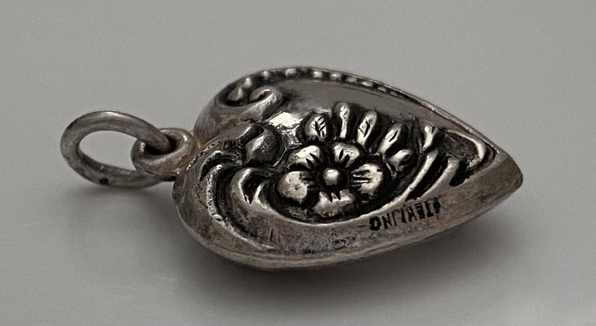 Vintage 1940's Sterling Silver Sweetheart Puffy Heart Flower
