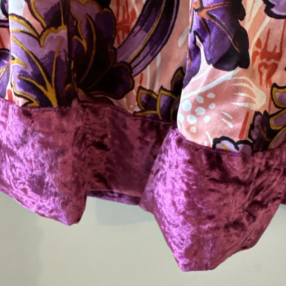 Juego de dormir Anthropologie nuevo sin etiquetas Lux grande colorido con detalles de terciopelo púrpura rosa Foto 3 de 4