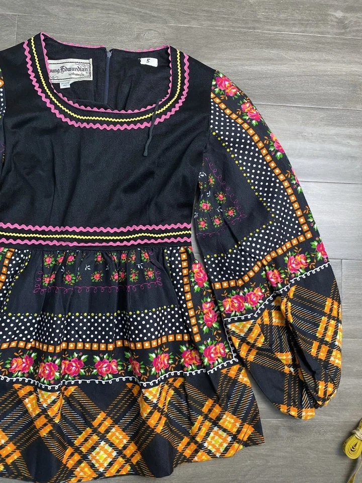 Vintage Young Edwardian Blk Velvet Mixed Patchwork Bohemian Dress By Arpeja Sz 5 - Image 3 of 4