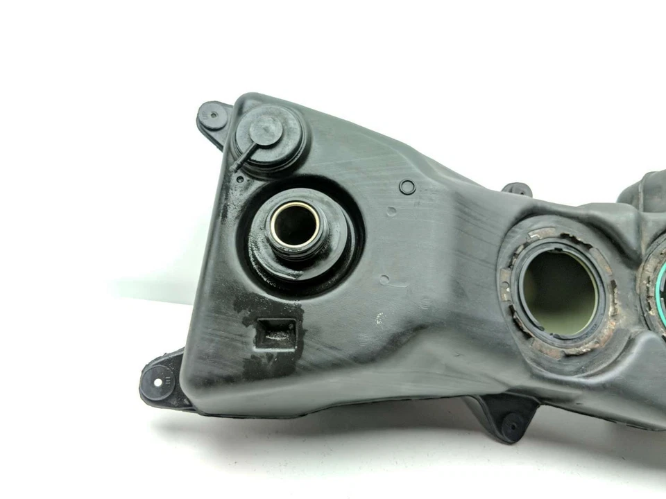 01-05 Honda Goldwing 1800 GL1800 Gas Fuel Tank Petrol Reservoir - Image 3 of 4