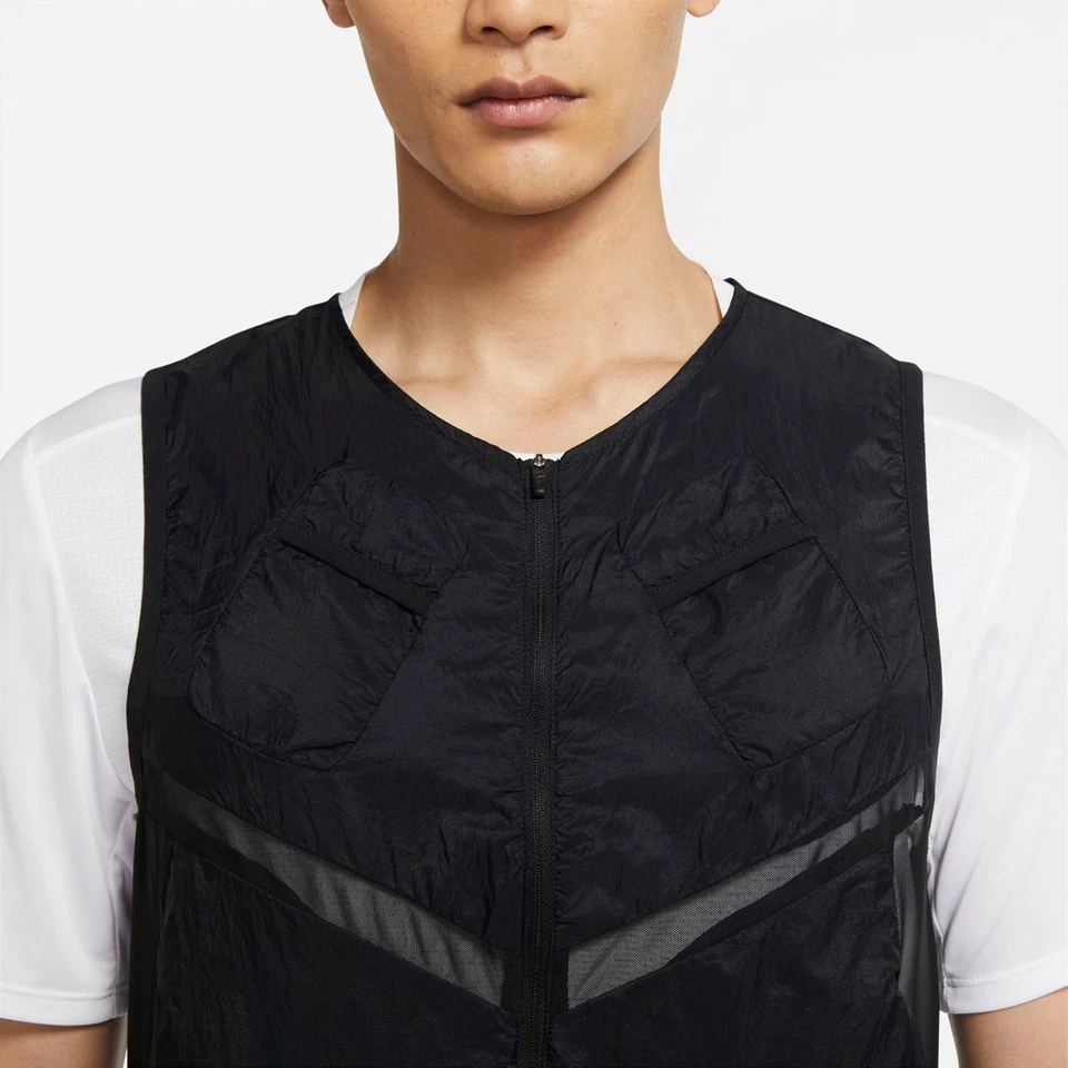 Nike Run Division Pinnacle Running Vest Black DA1319-010 Men's Size Medium - Image 3 of 4